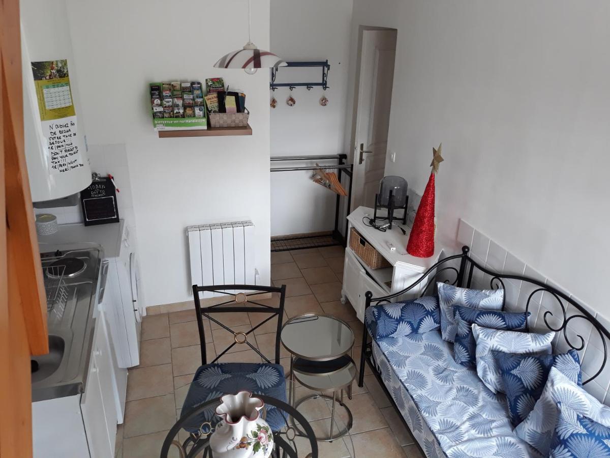 Chambres D'Hotes Elvire Et Laurent Barbey Sainte-Marie-du-Mont  Esterno foto